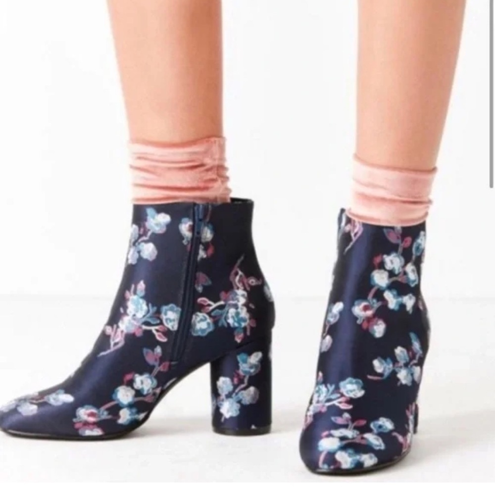 Urban Outfitters Navy Floral Ankle Boots - Picture 2 of 11